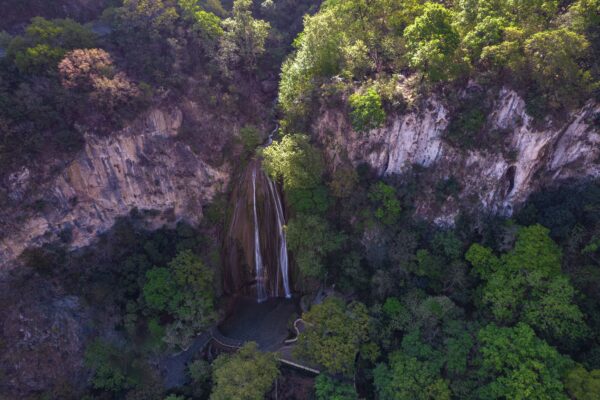 Cascada "Cola de Caballo" V1