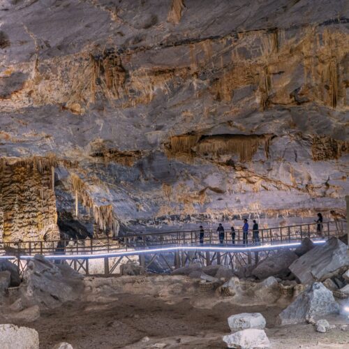 Grutas de Bustamante V1